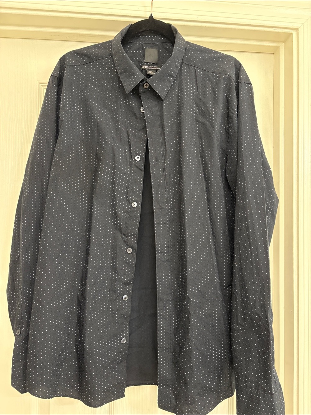 H&M Men's Black Microdot Long-Sleeve Button-Up Shirt